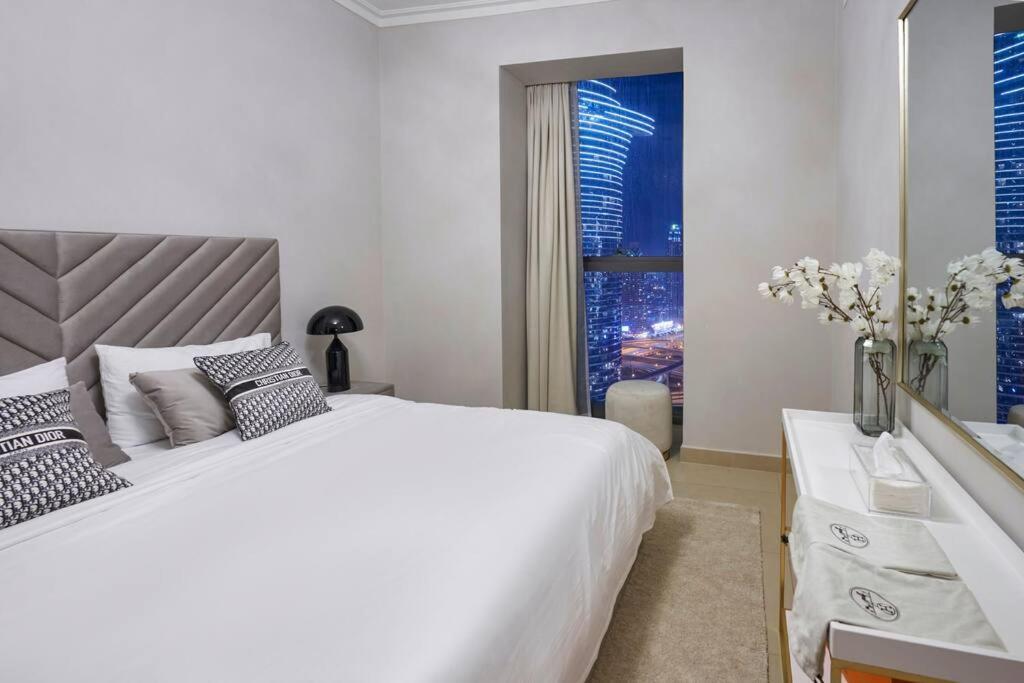 Ferienwohnung Larbi Breathtaking Burj And Fountain View Luxurious 2 Bed Dubai Exterior foto